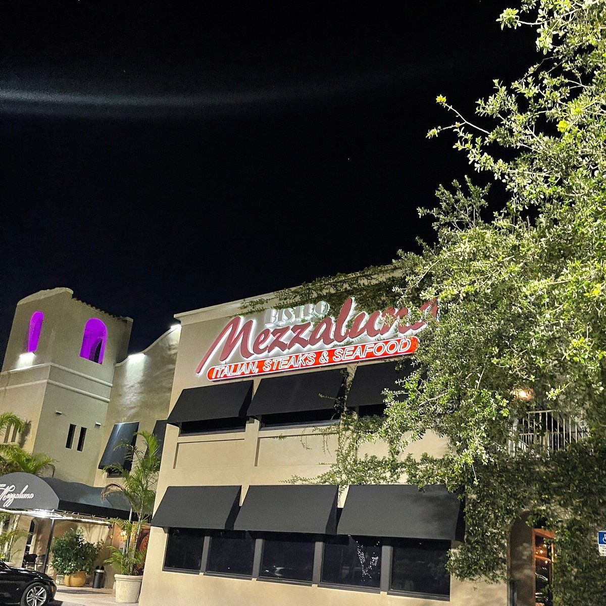 Bistro Mezzaluna, Restaurant in Fort Lauderdale