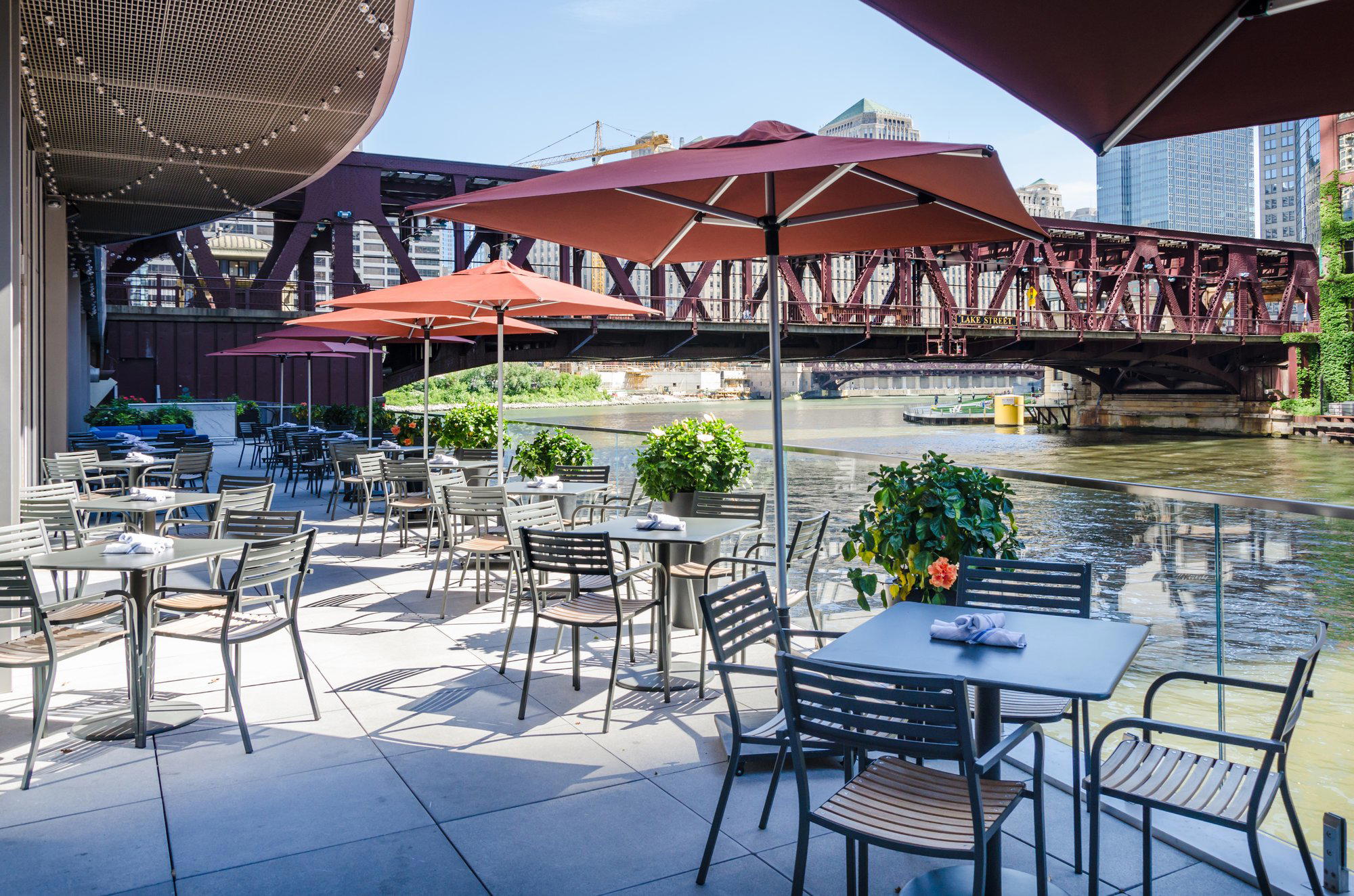 Porter Kitchen & Deck restaurant in Chicago, United States