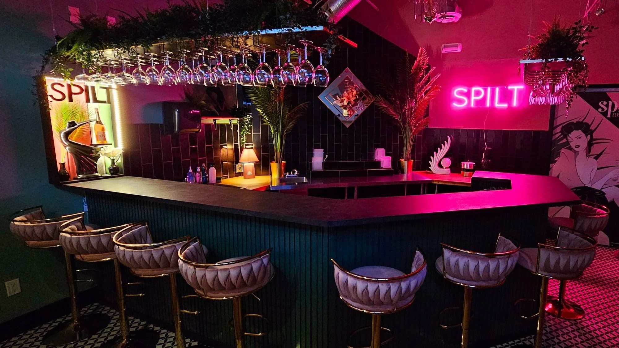Spilt Zero Proof restaurant in Edmonton