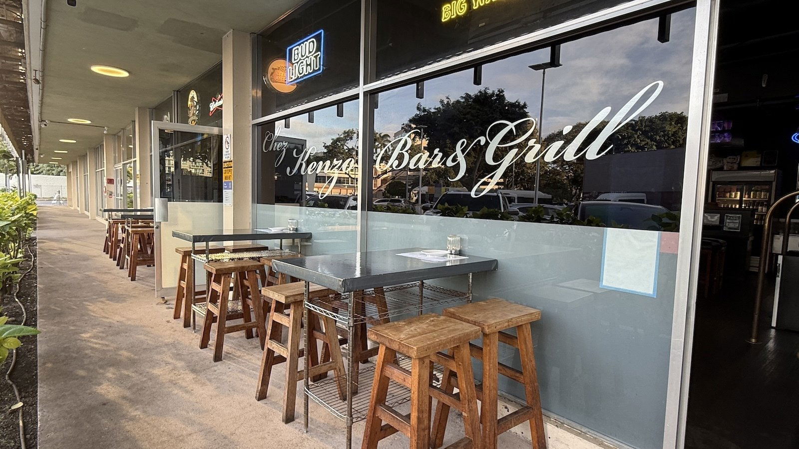 Chez Kenzo Bar And Grill, Restaurant in Honolulu