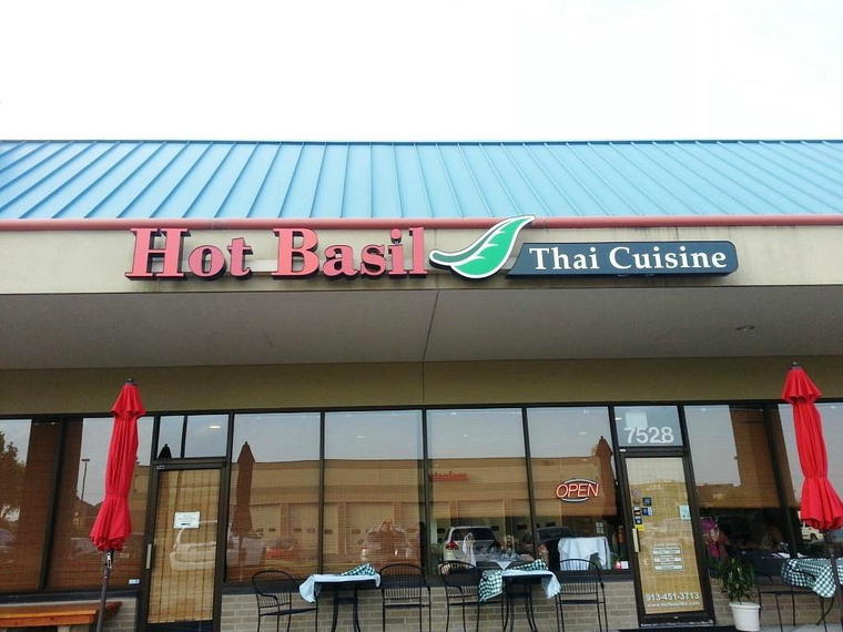 Hot Basil, Overland Park, United States