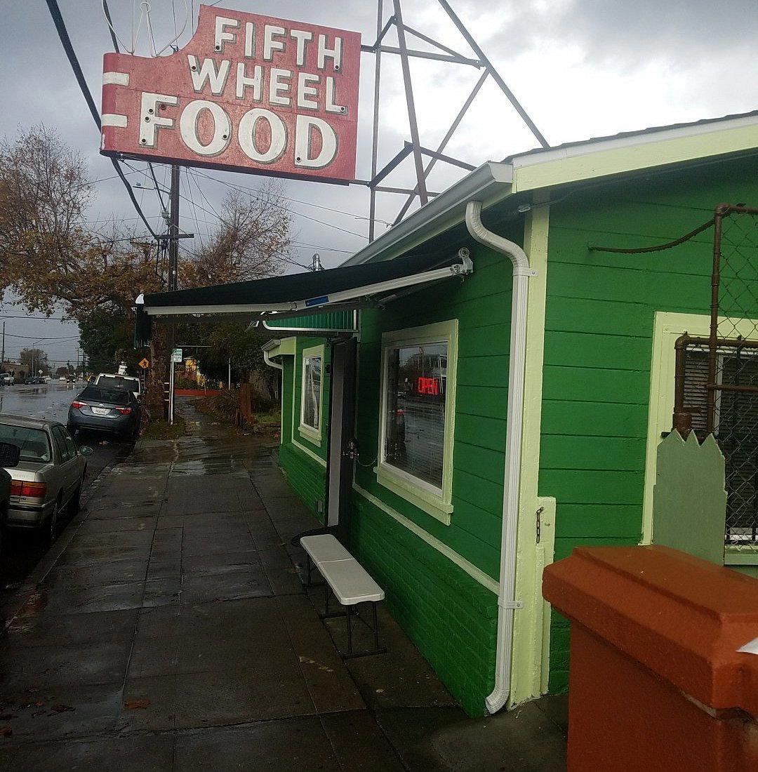 The Fifth Wheel restaurant in San Leandro, United States