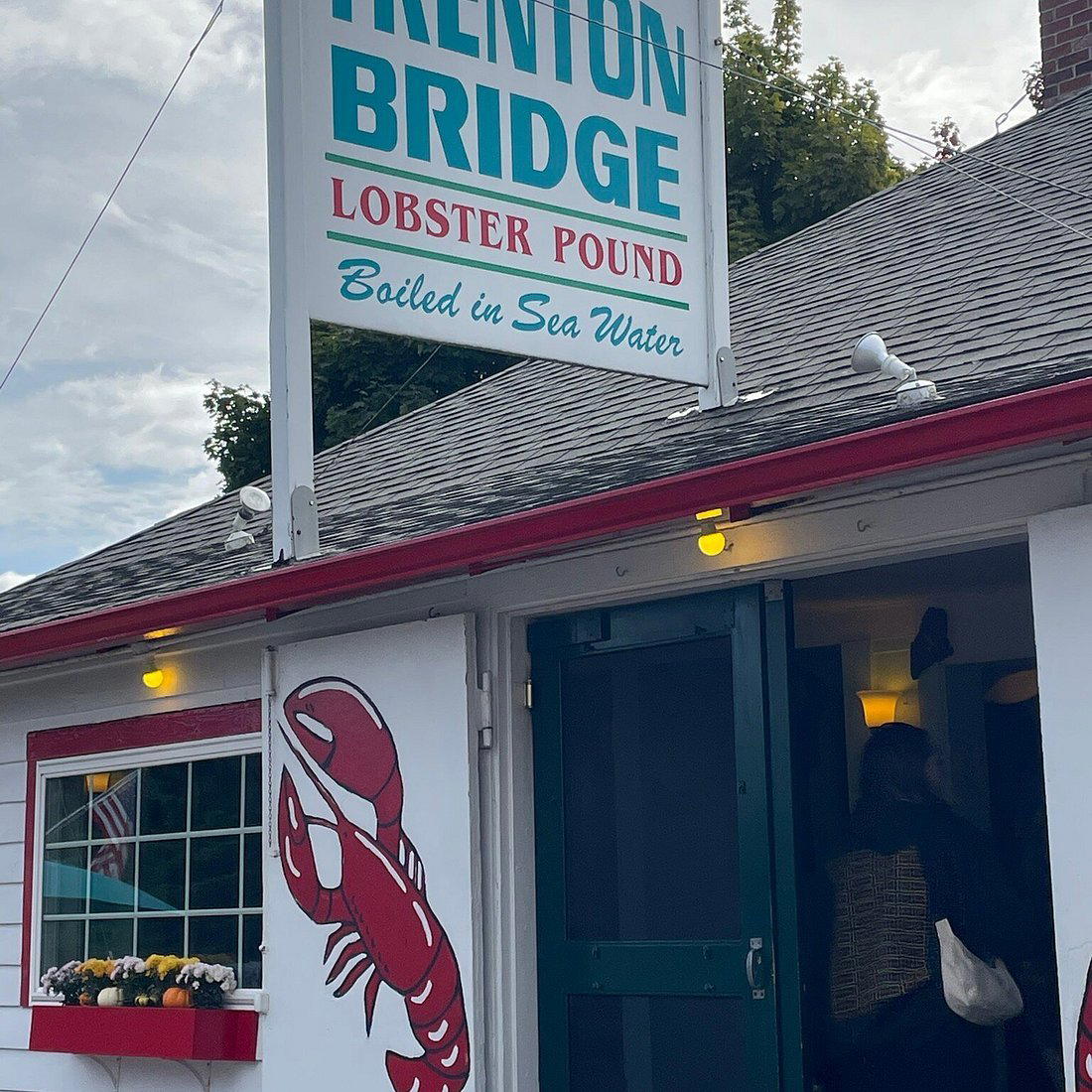 Trenton Bridge Lobster Pound restaurant in Trenton