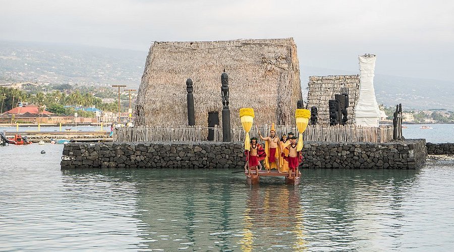 Island Breeze Luau, Kailua Kona, United States