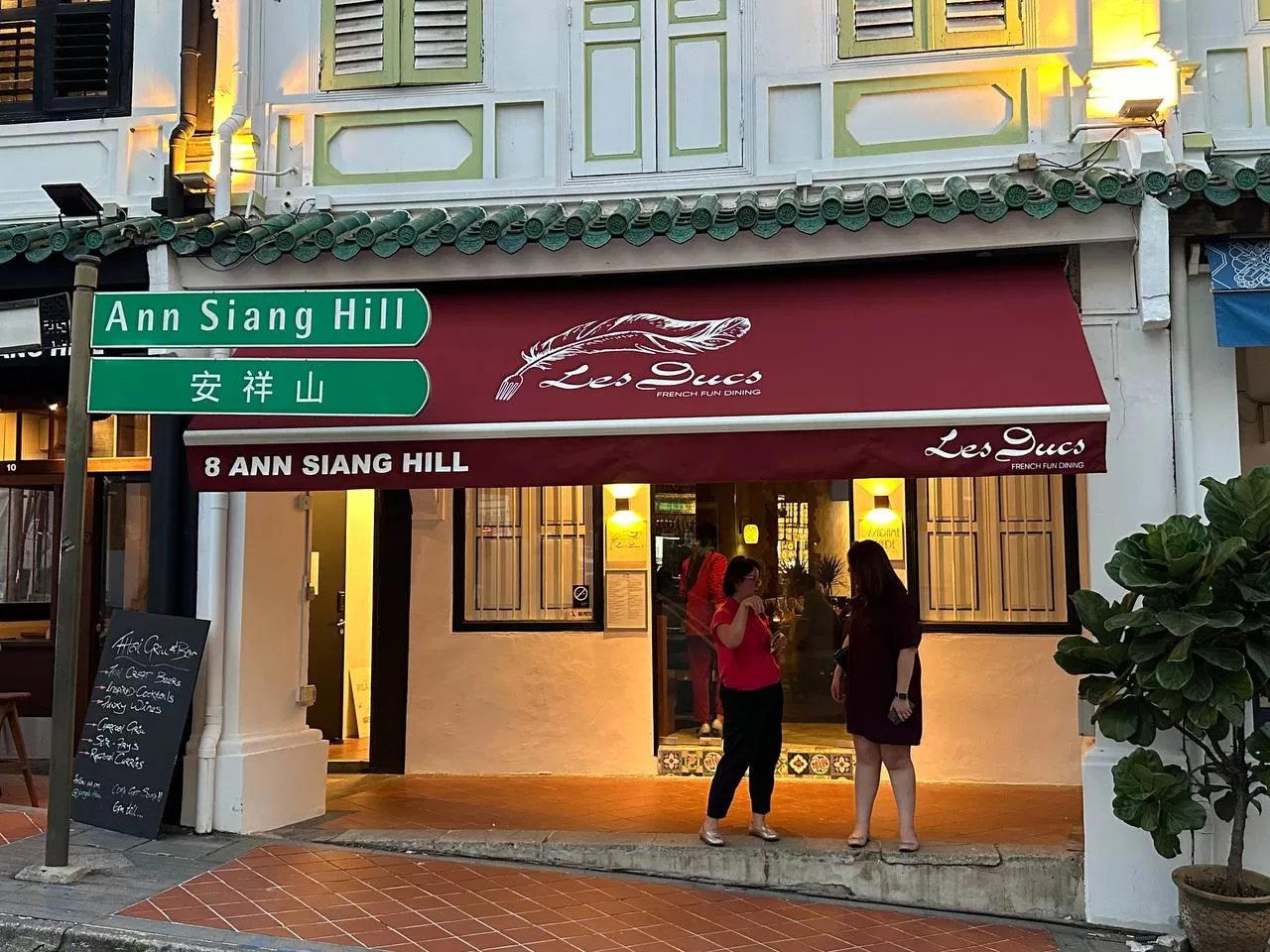 Les Ducs, Singapore, Singapore
