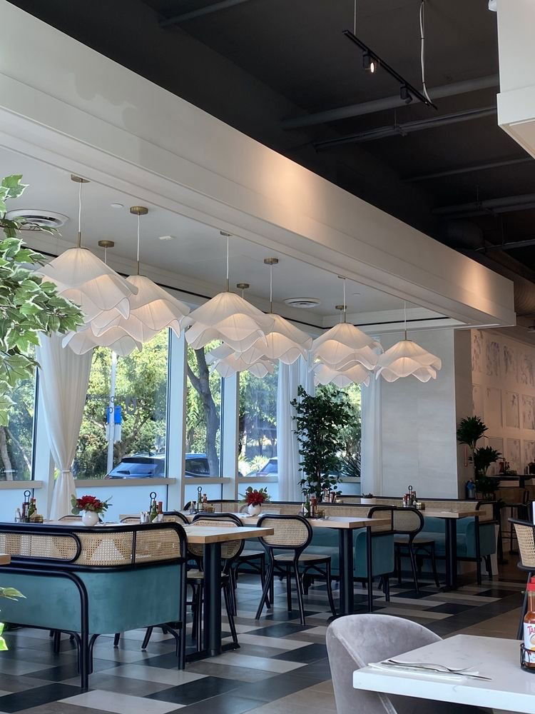 Avanti, Restaurant in West Linn