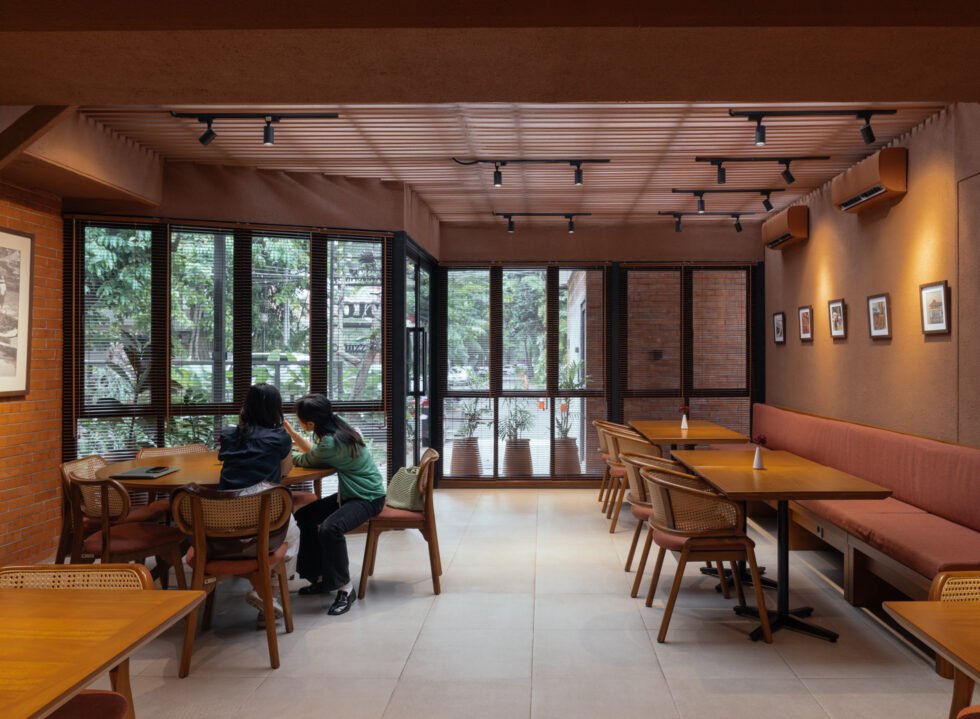 Mata Karanjang, Restaurant in Jakarta