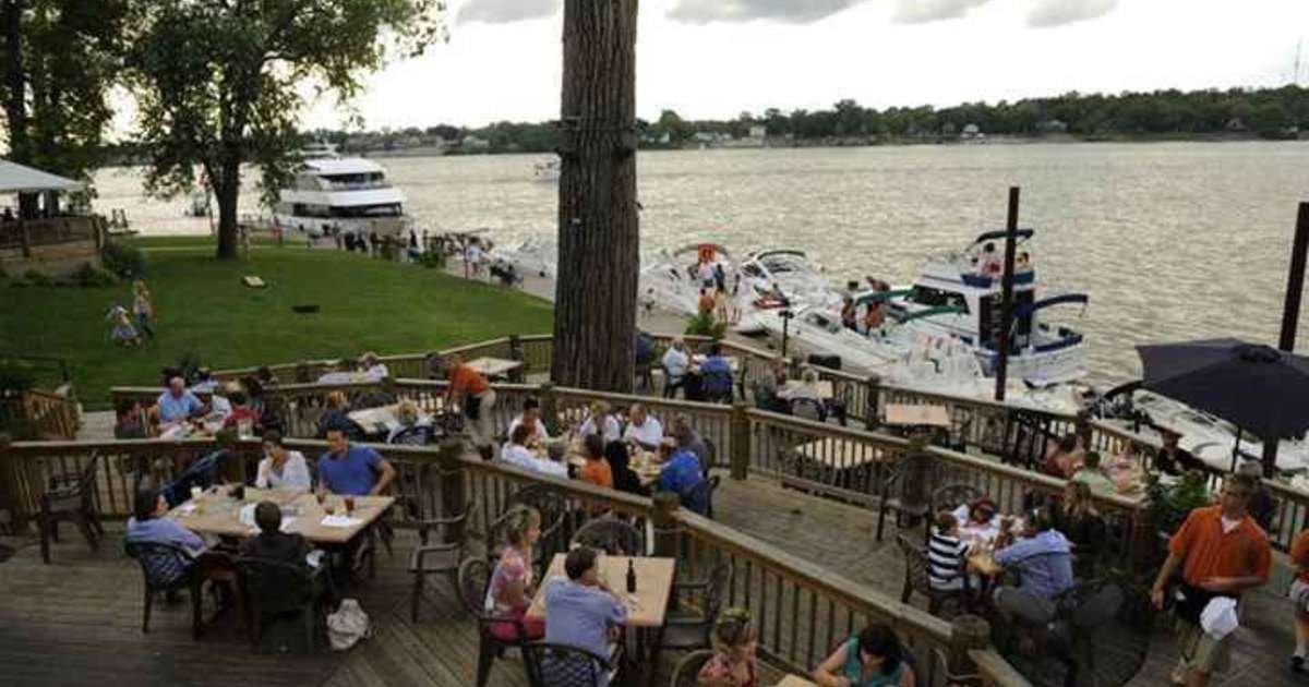 Captains Quarters Riverside Grille, Prospect, United States