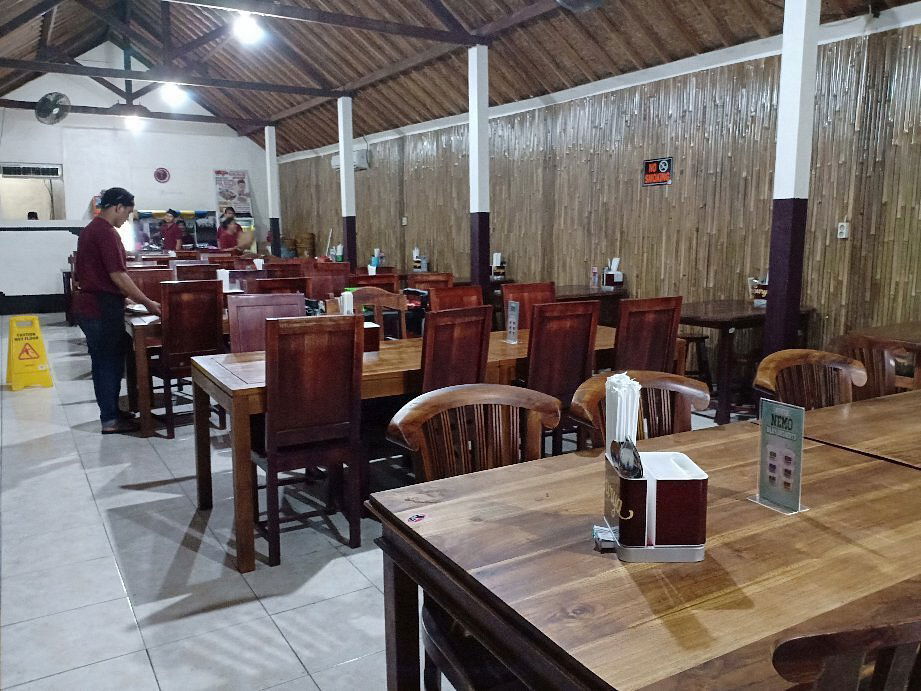 Warung Babi Guling Pak Malen, Restaurant in Badung