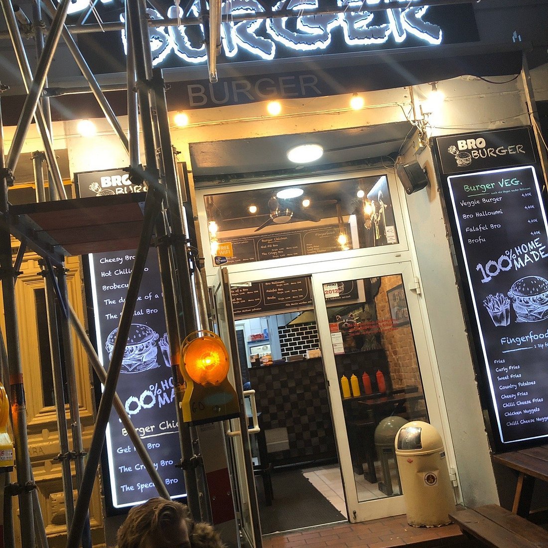 Bros Restaurant