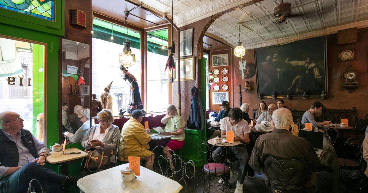 Cafe Reggio restaurant in New York City, United States