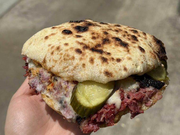 III Mas Bakery & Deli, Glendale, United States