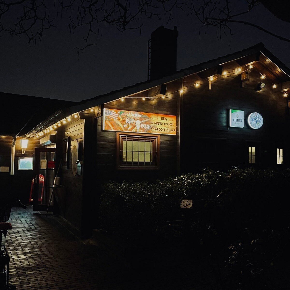 Cutters Ribhouse * the World of BBQ