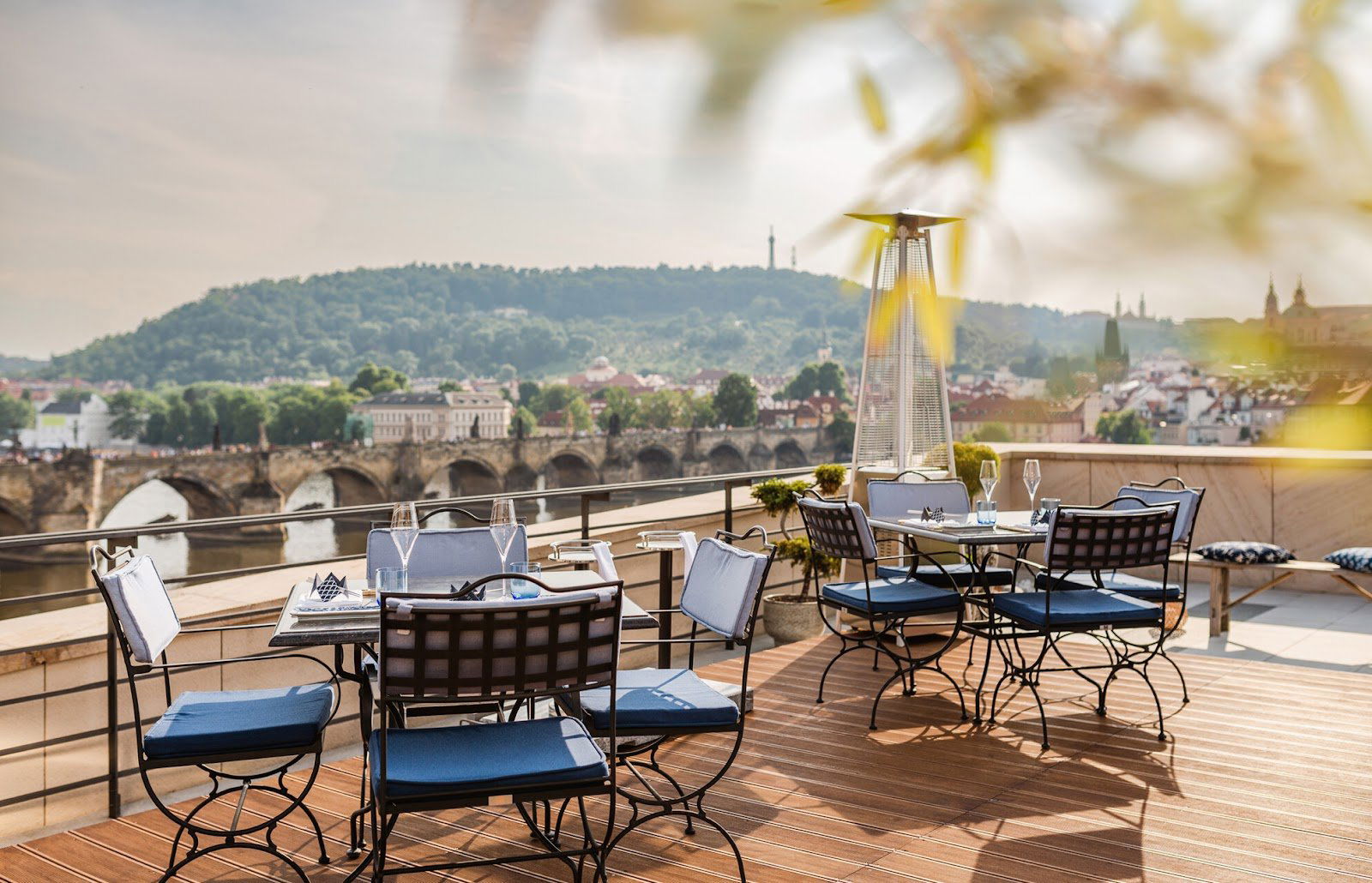 MIRU, Restaurant in Prague