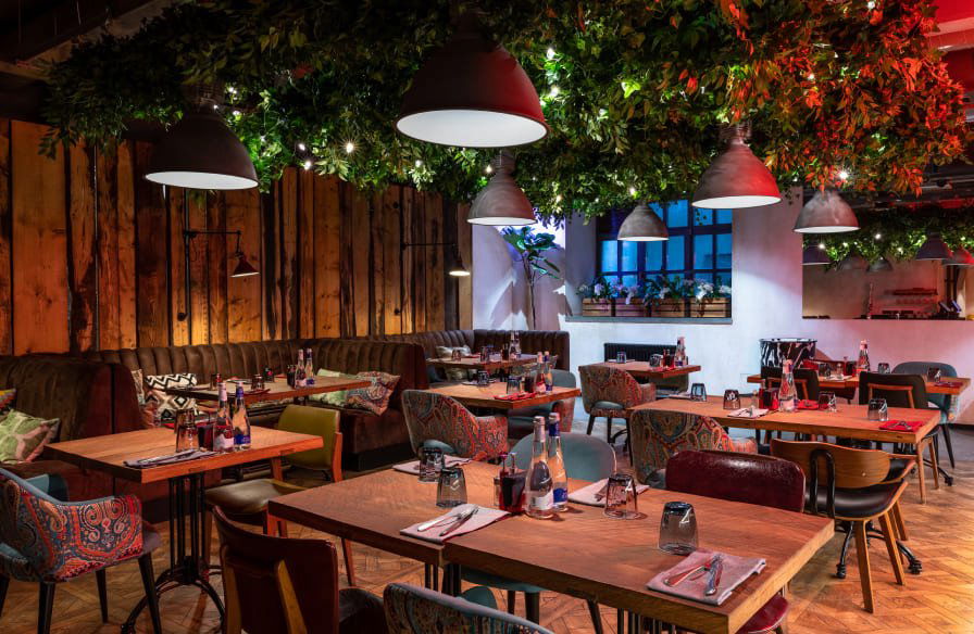 АГОНЬ BBQ Ratskeller, Restaurant in Yekaterinburg