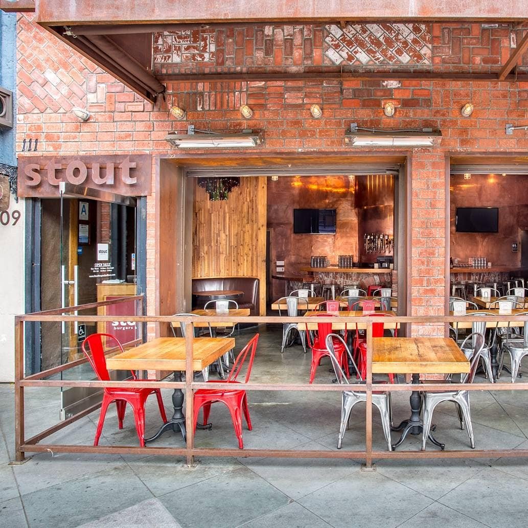 Stout Burgers & Beers, Restaurant in Los Angeles