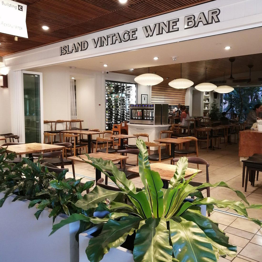 Island Vintage Wine Bar, Honolulu, United States