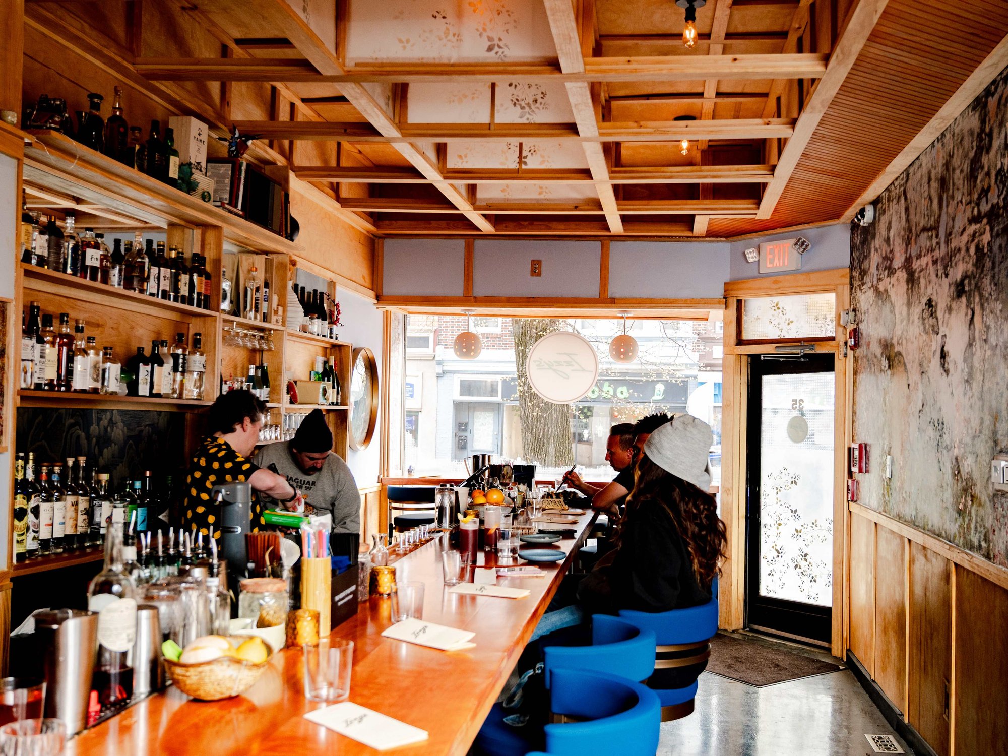 Izzy’s Cocktail Bar