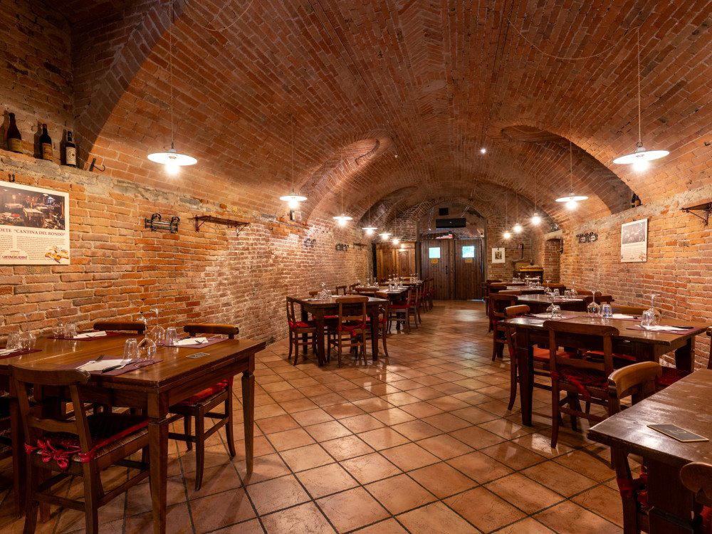 Ristorante Cantina del Rondò restaurant in Neive