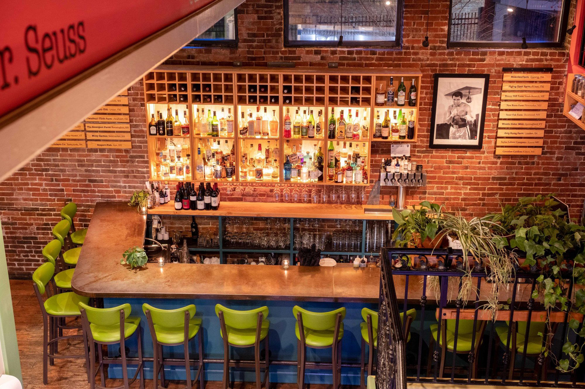 Moxy restaurant in Portsmouth, United States