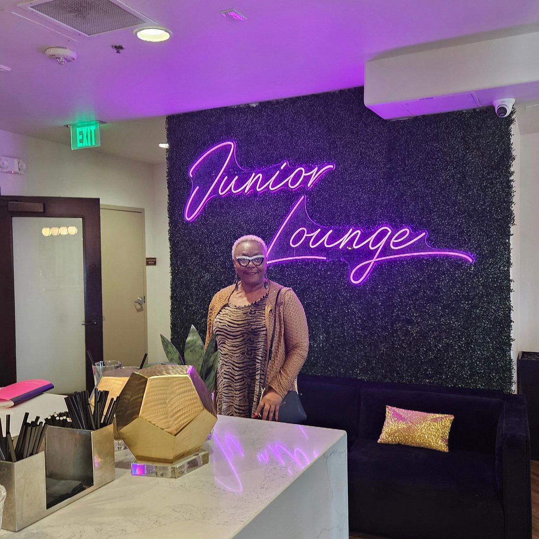Junior Restaurant restaurant in Roseville, United States