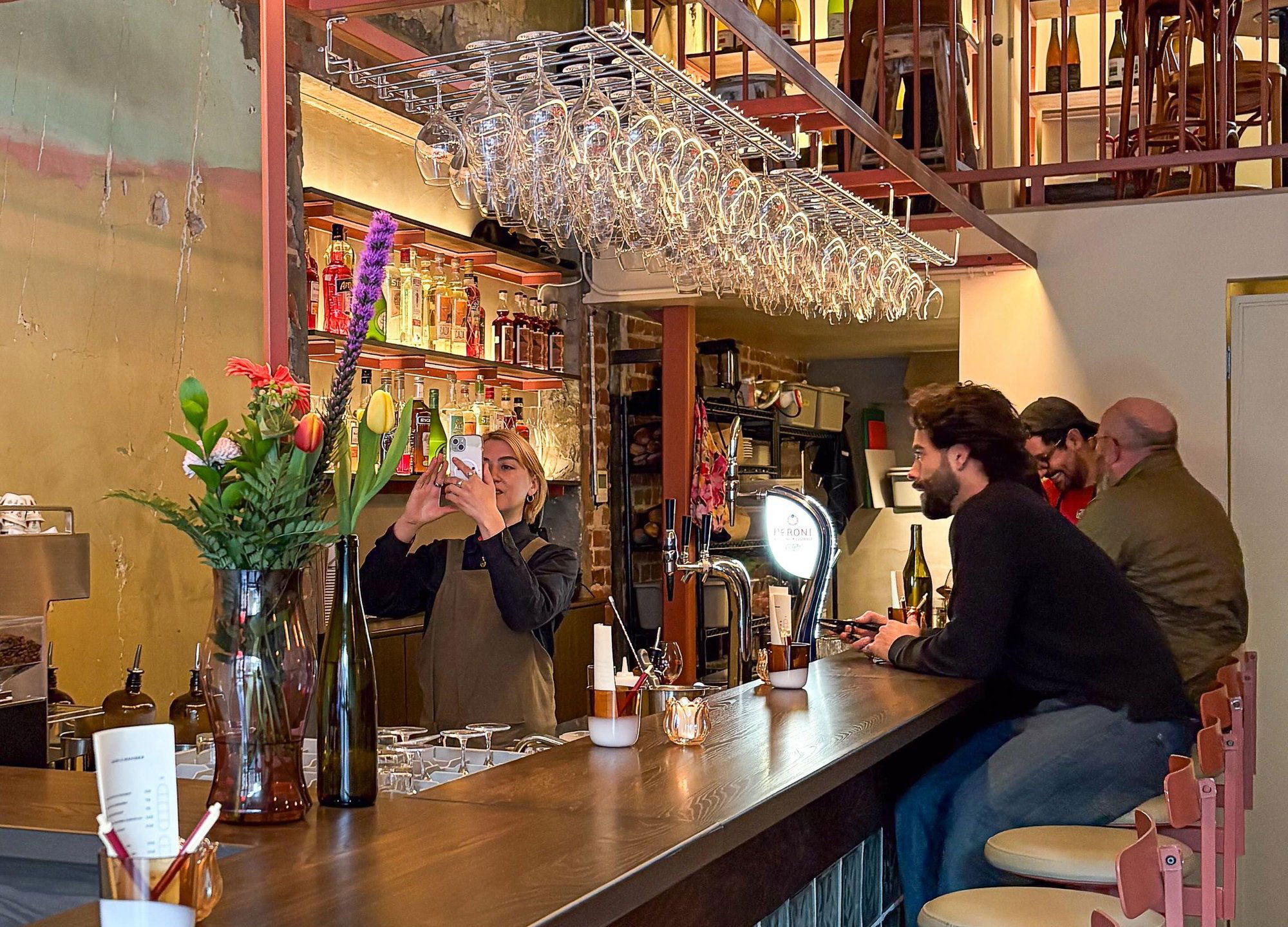 Romados, Restaurant in Montréal