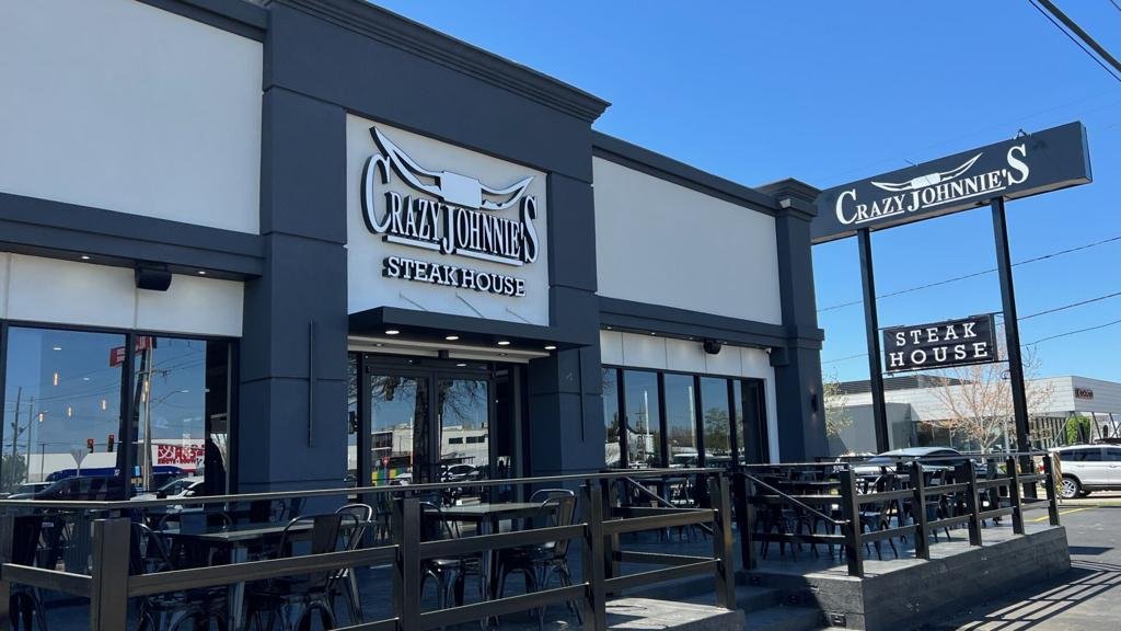 Crazy Johnnie's restaurant in Metairie, United States