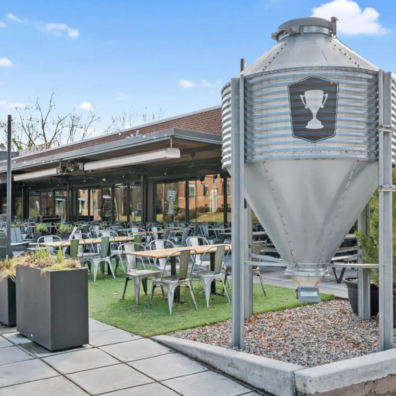 Trophy Brewing & Pizza restaurant in Raleigh, United States