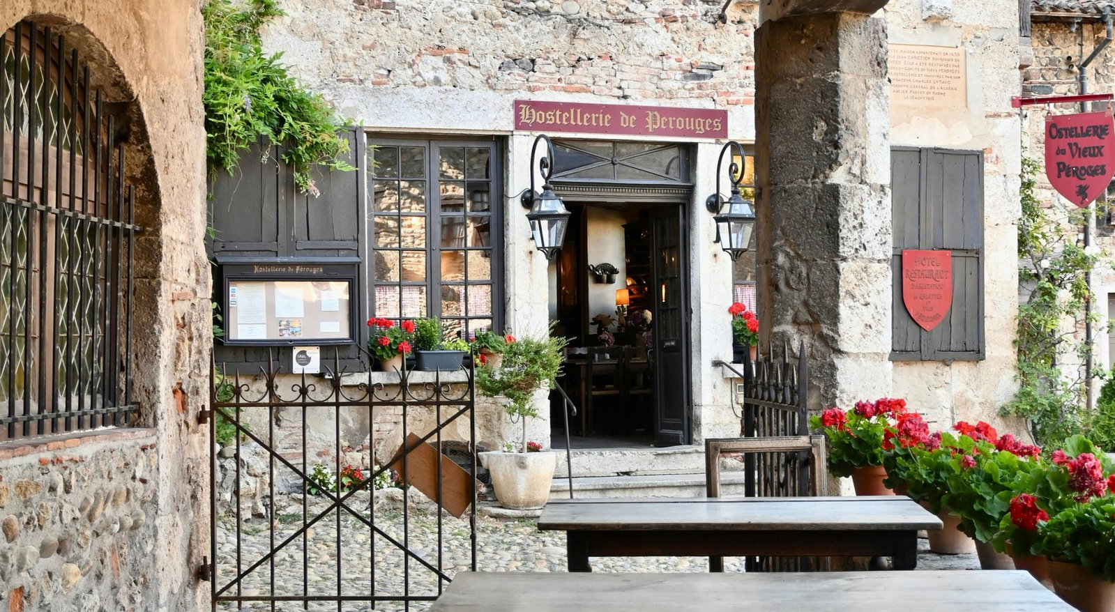Hostellerie de Pérouges, Perouges, France