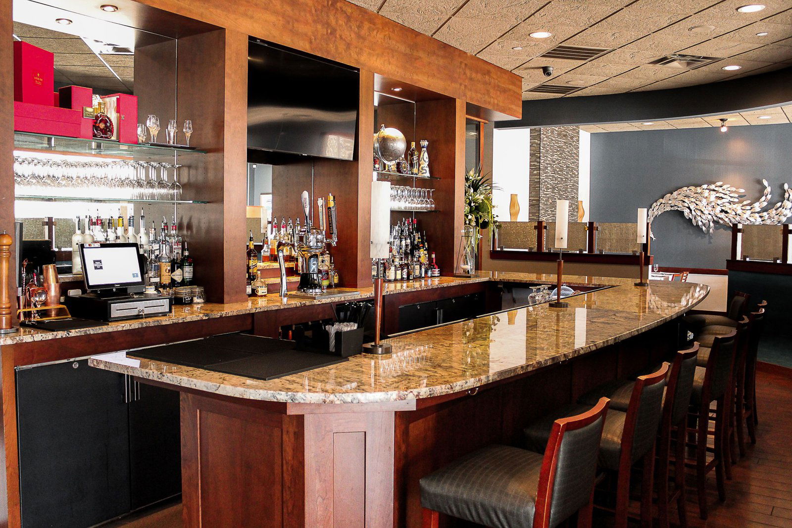 Waypoint Seafood & Grill, Restaurant in Williamsburg