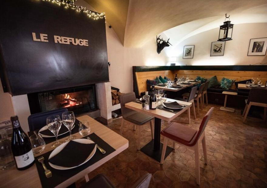 le refuge restaurant in La Salle Les Alpes