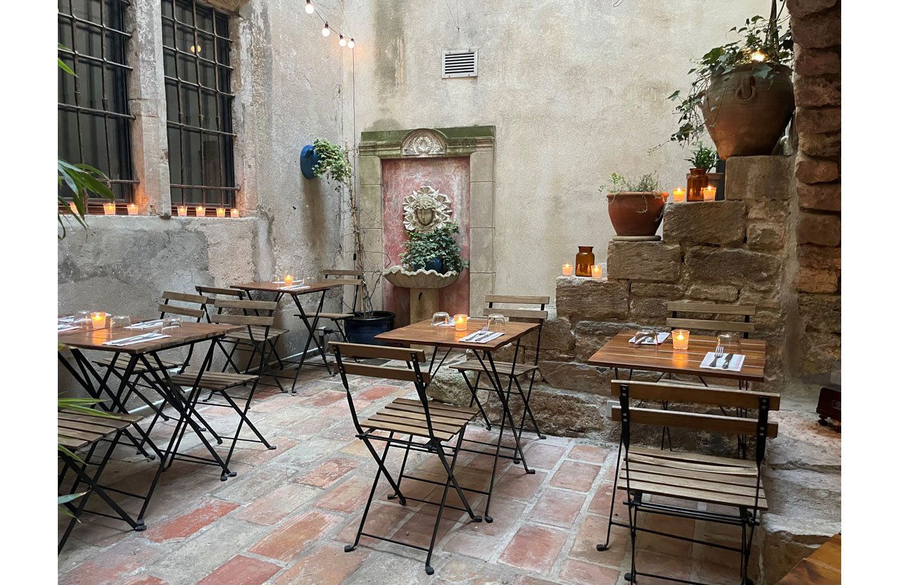 Léone, Restaurant in Nîmes