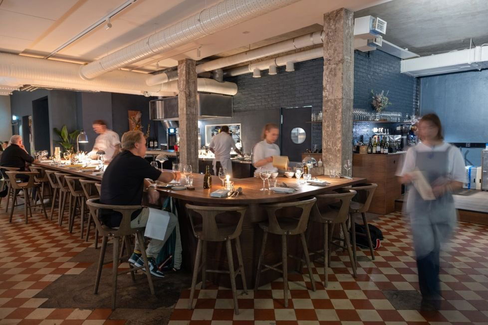 Esmes, Restaurant in Helsinki