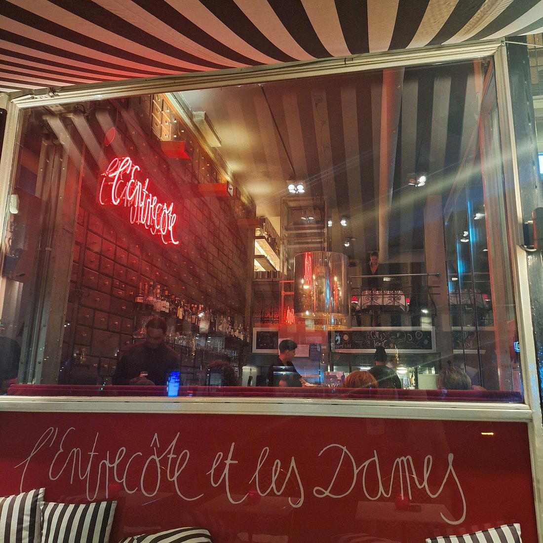 L'Entrecôte et les Dames restaurant in Amsterdam, Netherlands