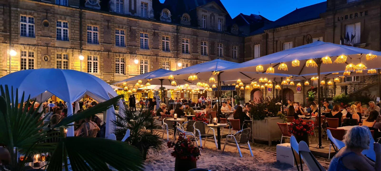 Le 10 restaurant in Charleville Mezieres, France