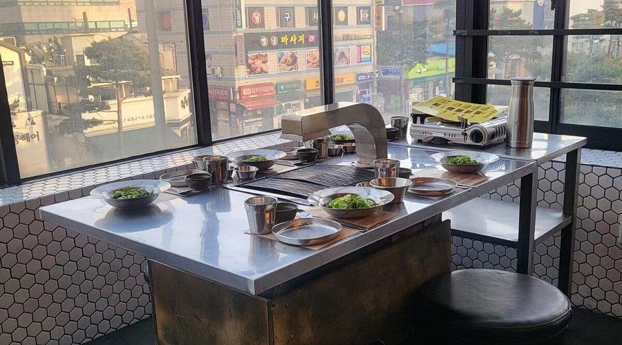 Gold Pig restaurant in Seoul, South Korea