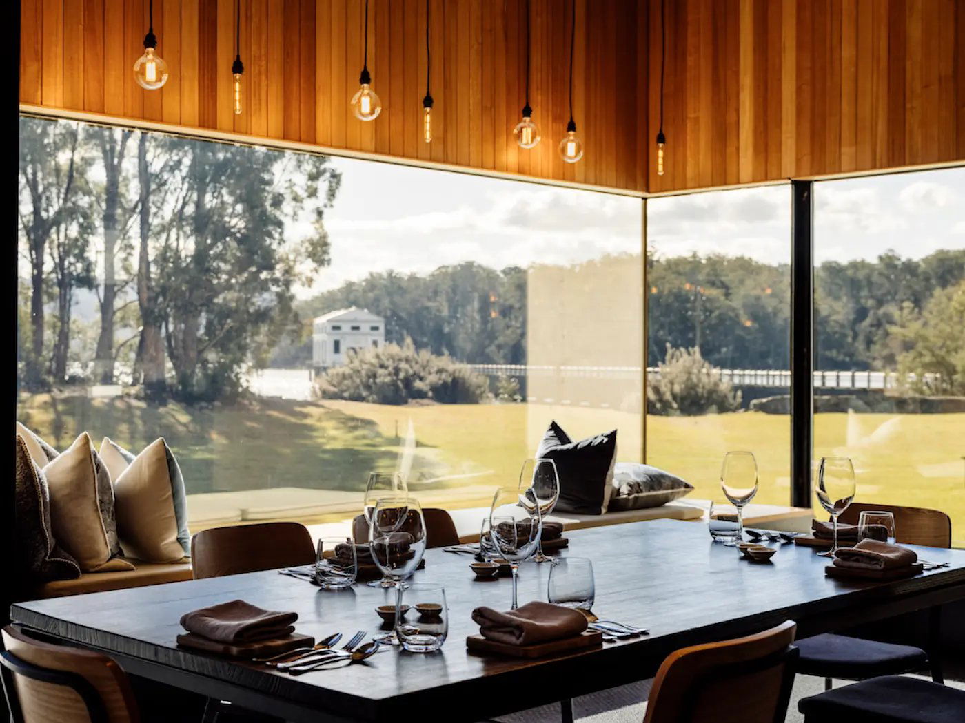 Pumphouse Point Dining Room, Restaurant in Lake St Clair