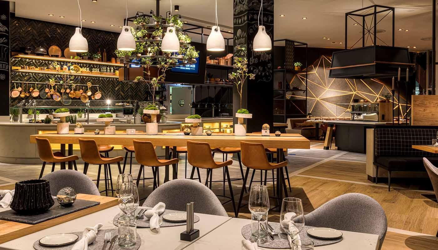 Mountain Hub Social Dining, Restaurant in Munich