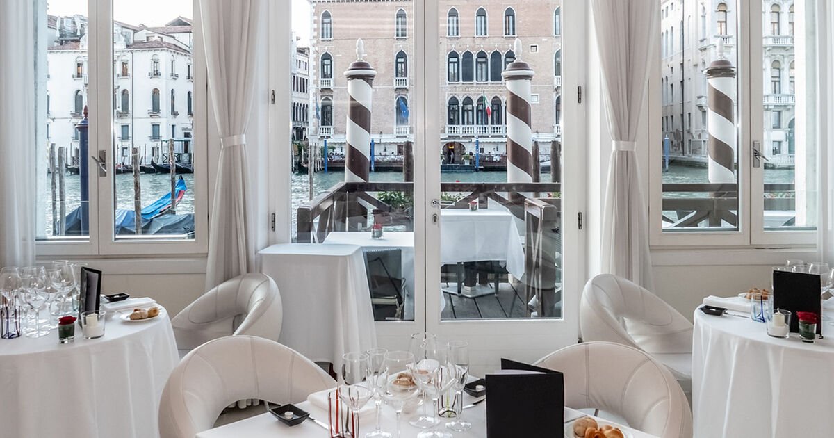 Antinoo’s Lounge & Restaurant, Restaurant in Venice