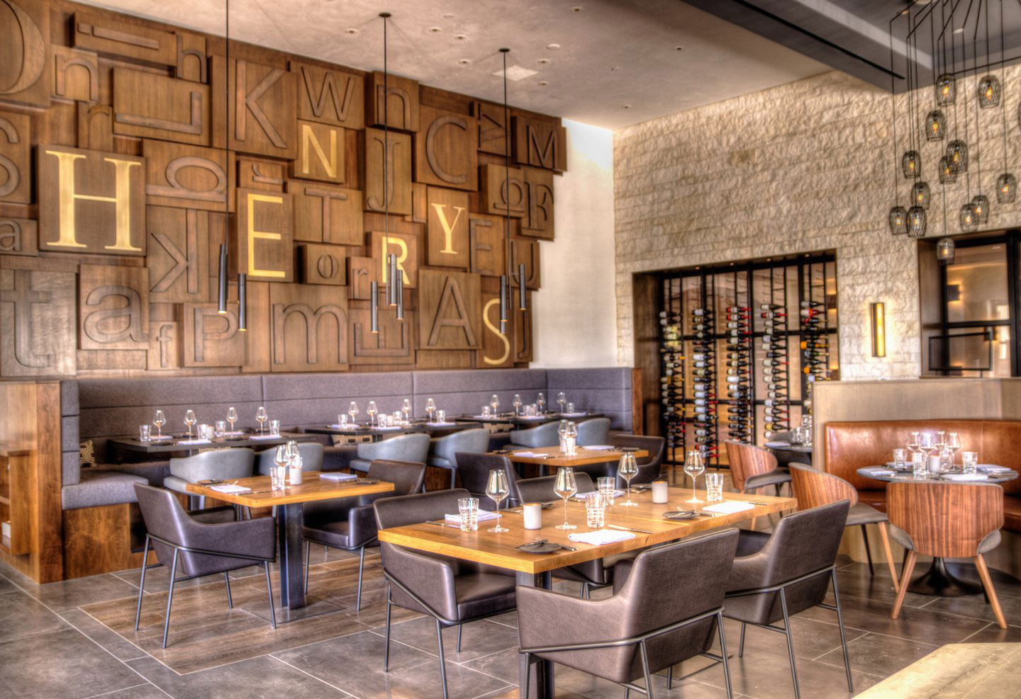 Henry's Coastal Cuisine, Restaurant in Huntington Beach