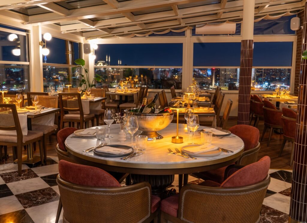 Manifest Roof, Restaurant in Istanbul