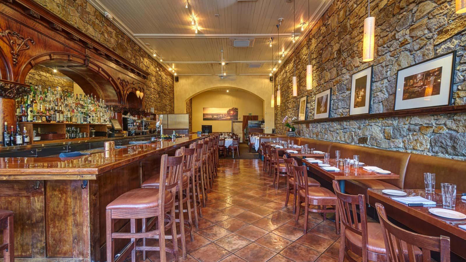 Market restaurant in St. Helena, United States