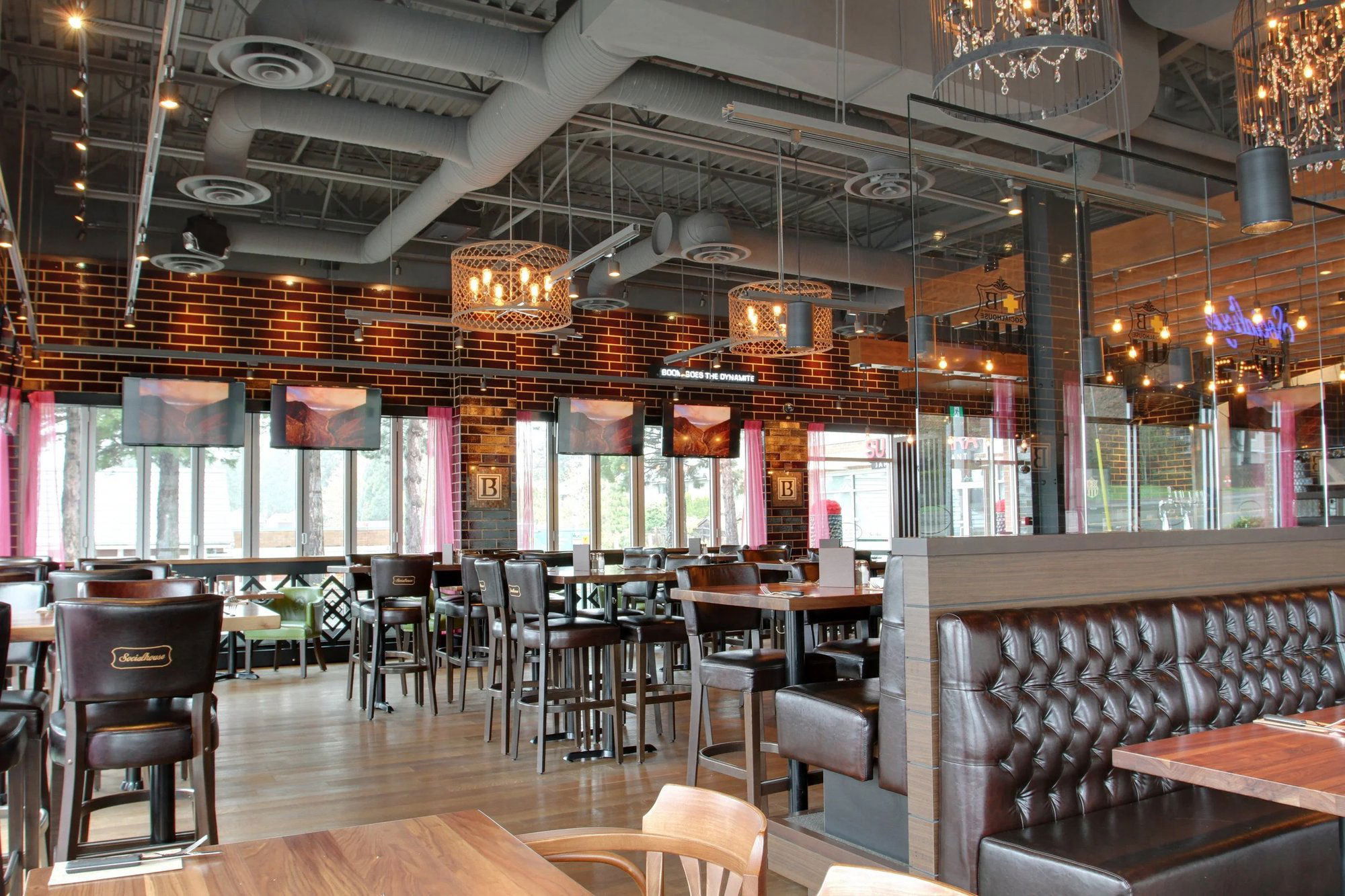 Browns SocialHouse - Delta, Restaurant in Delta