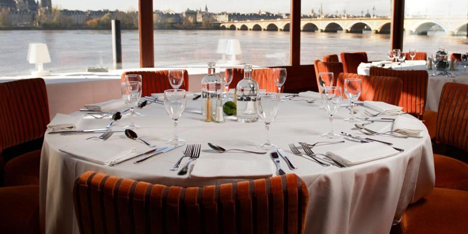 Café du Port restaurant in Bordeaux, France