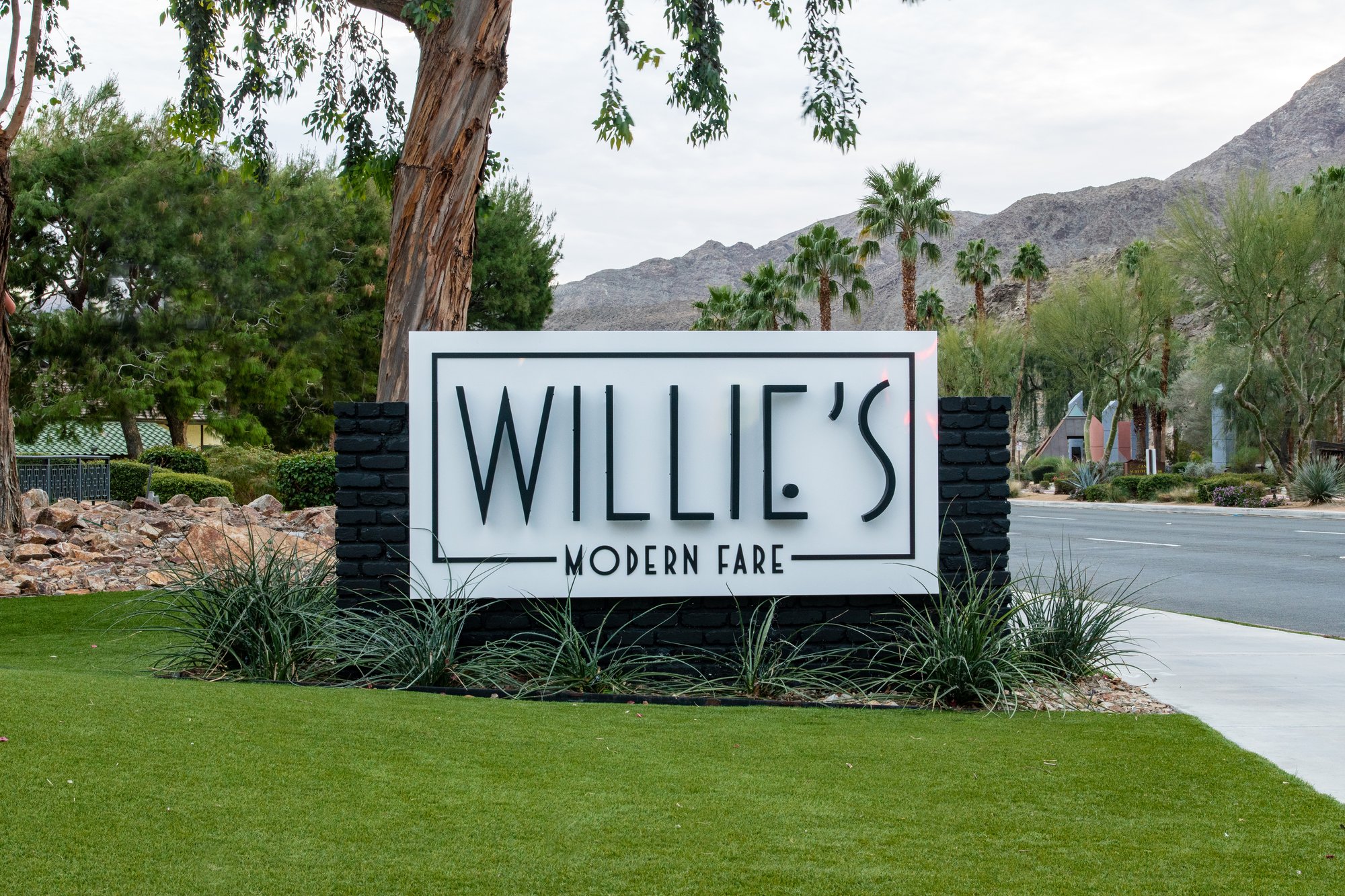 Willie's restaurant in Rancho Mirage, United States