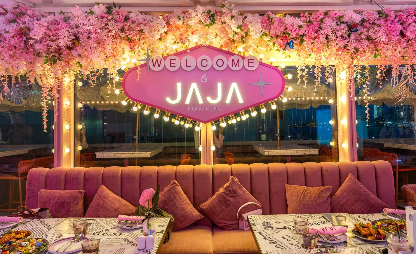Charming Cafe, Restaurant in Hong Kong