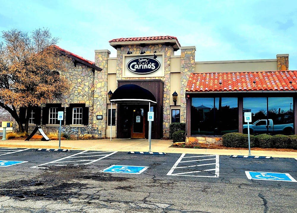 Johnny Carino's restaurant in Oklahoma City, United States