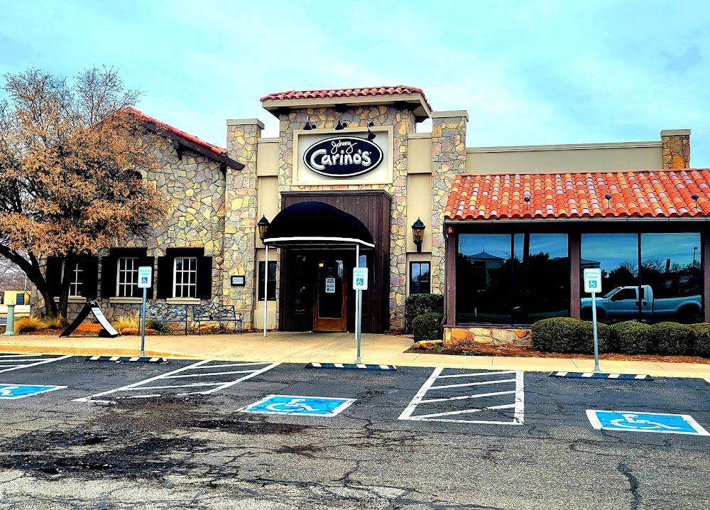 Johnny Carino's, Restaurant in Oklahoma City