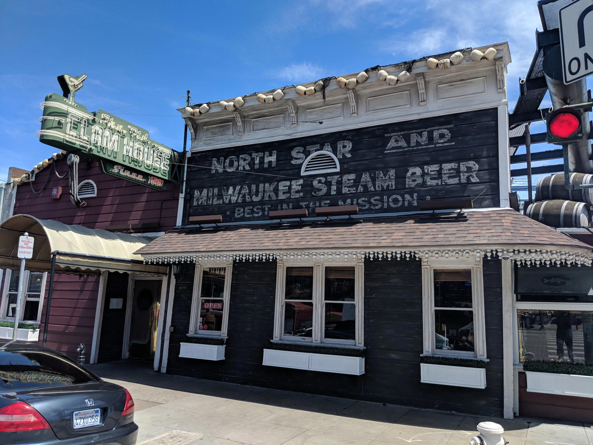 The Old Clam House restaurant in San Francisco, United States