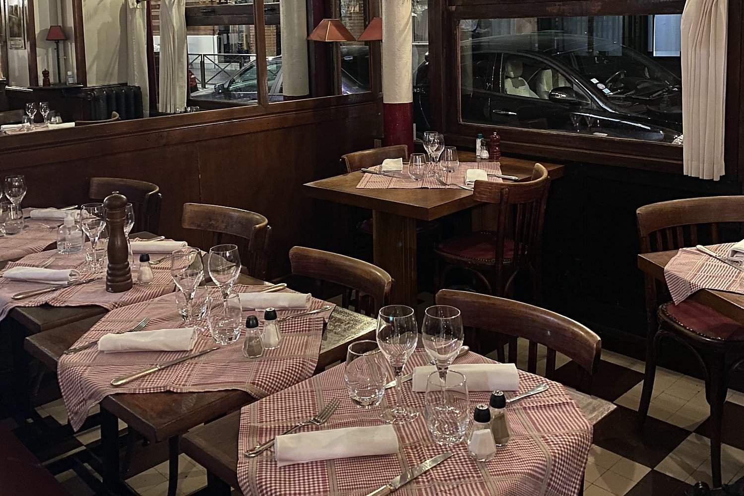 À L'Improviste, Restaurant in Paris